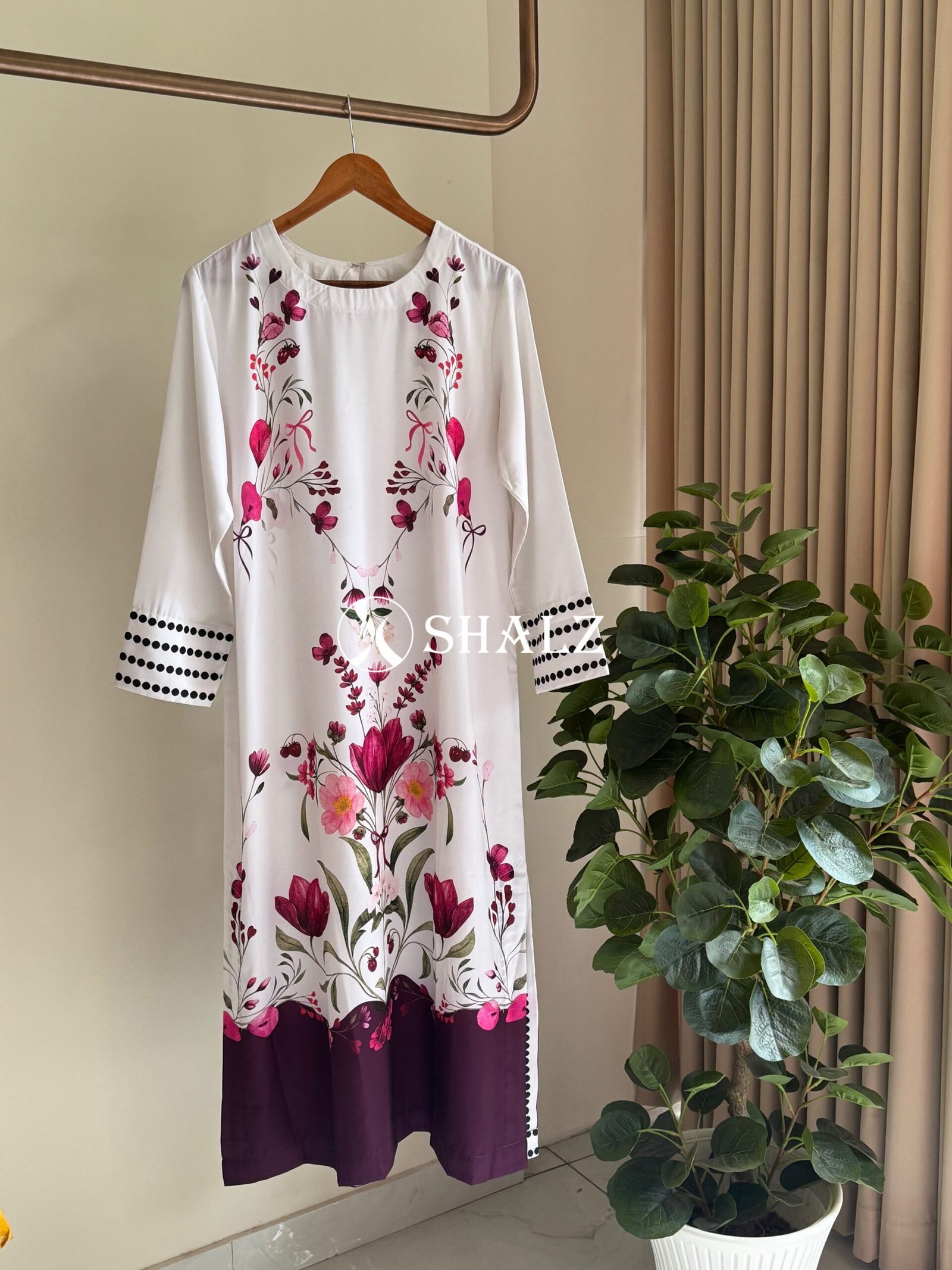 ad62bdf1-9000-42e9-88b3-27f61f1213b5 SZ1522 - Printed Long Gown - Image 1