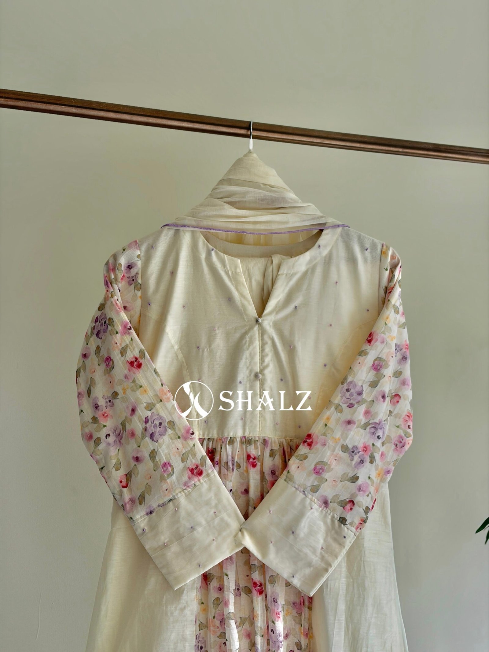 9b88651c-6ffb-4a46-b212-307716e0e994-2 SZ1580 - Designer Mul Suit Set - Image 1